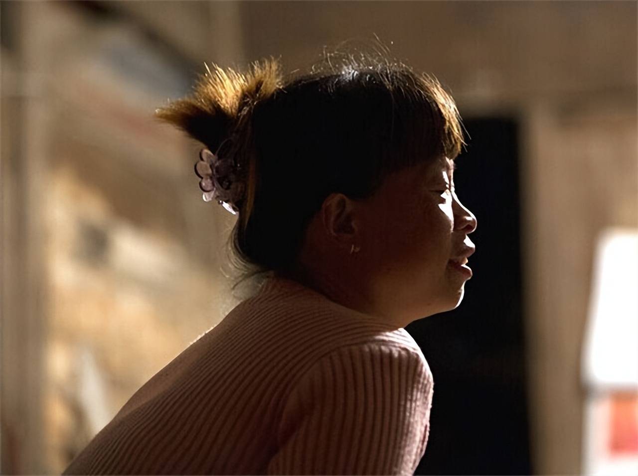 江西城乡 双轨制下 的生育困相关图片2