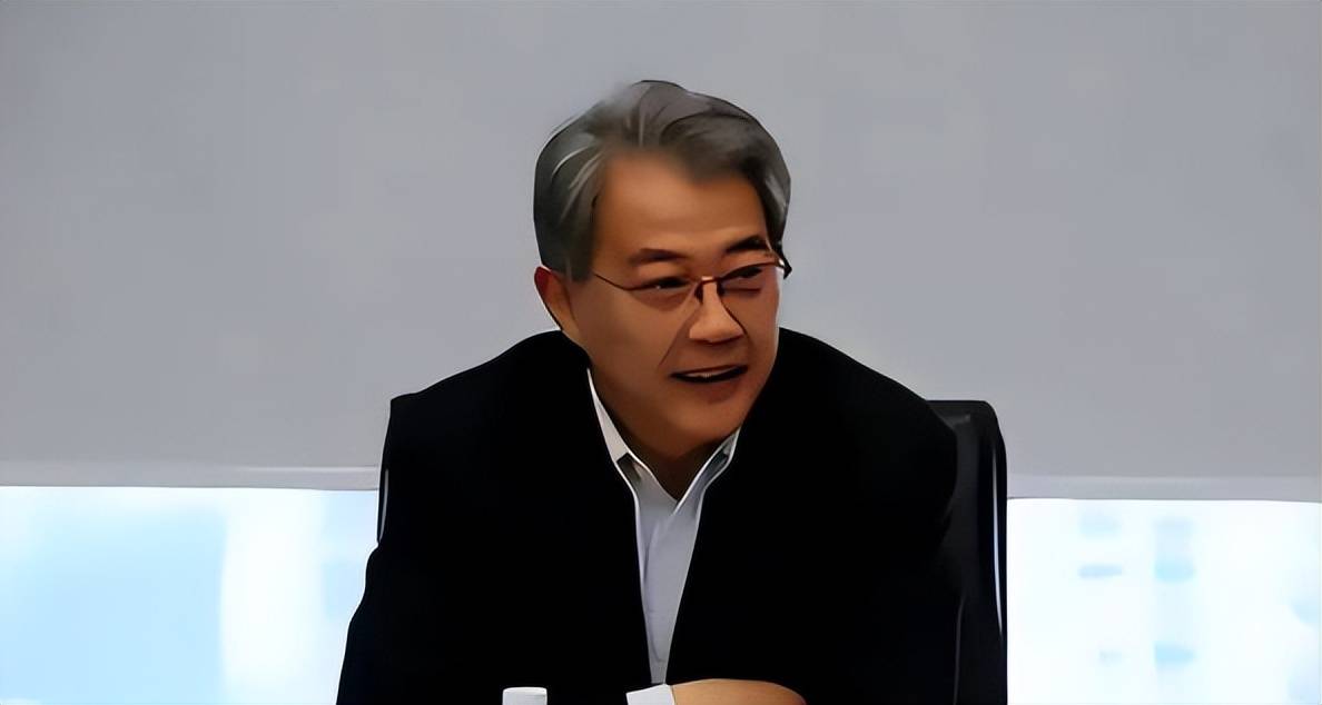 敢贷款给许家印的李晓鹏,家族式产业链的贪腐有多骇人听闻?