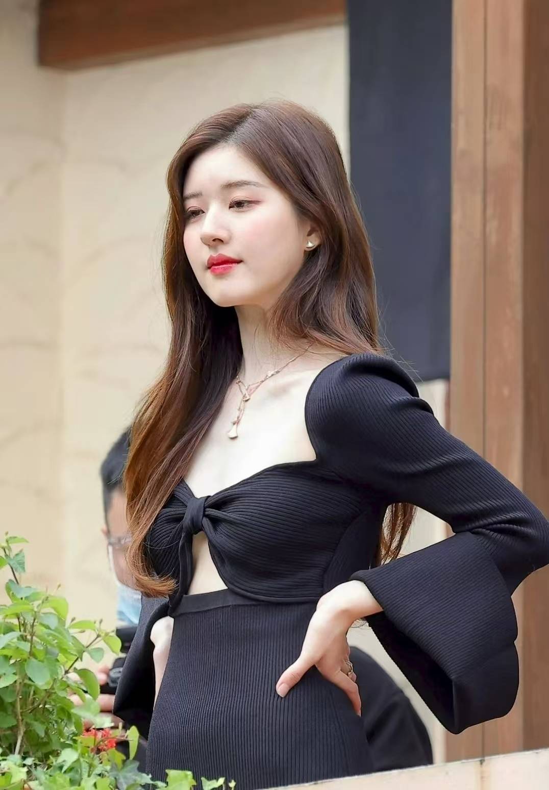 赵露思街头生图高清无死角!