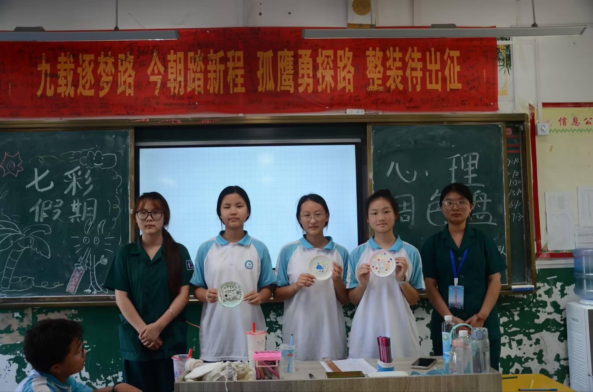 https://q6.itc.cn/q_70/images01/20250907/6f0fa057ee434bc9a0fa478d98452755.jpeg