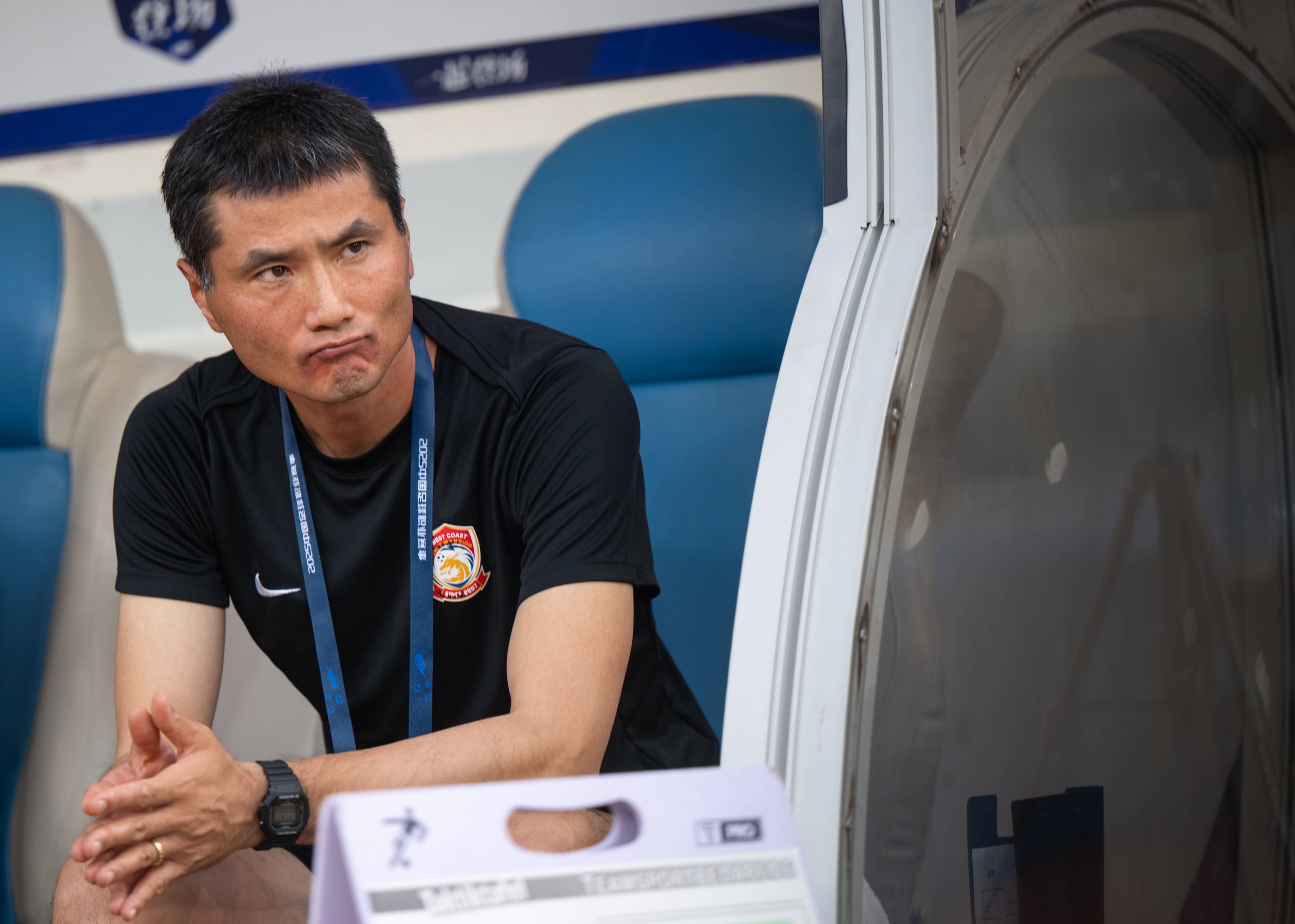 邵佳一外籍助手将平移至到国足团队 或最快明年初完成重组