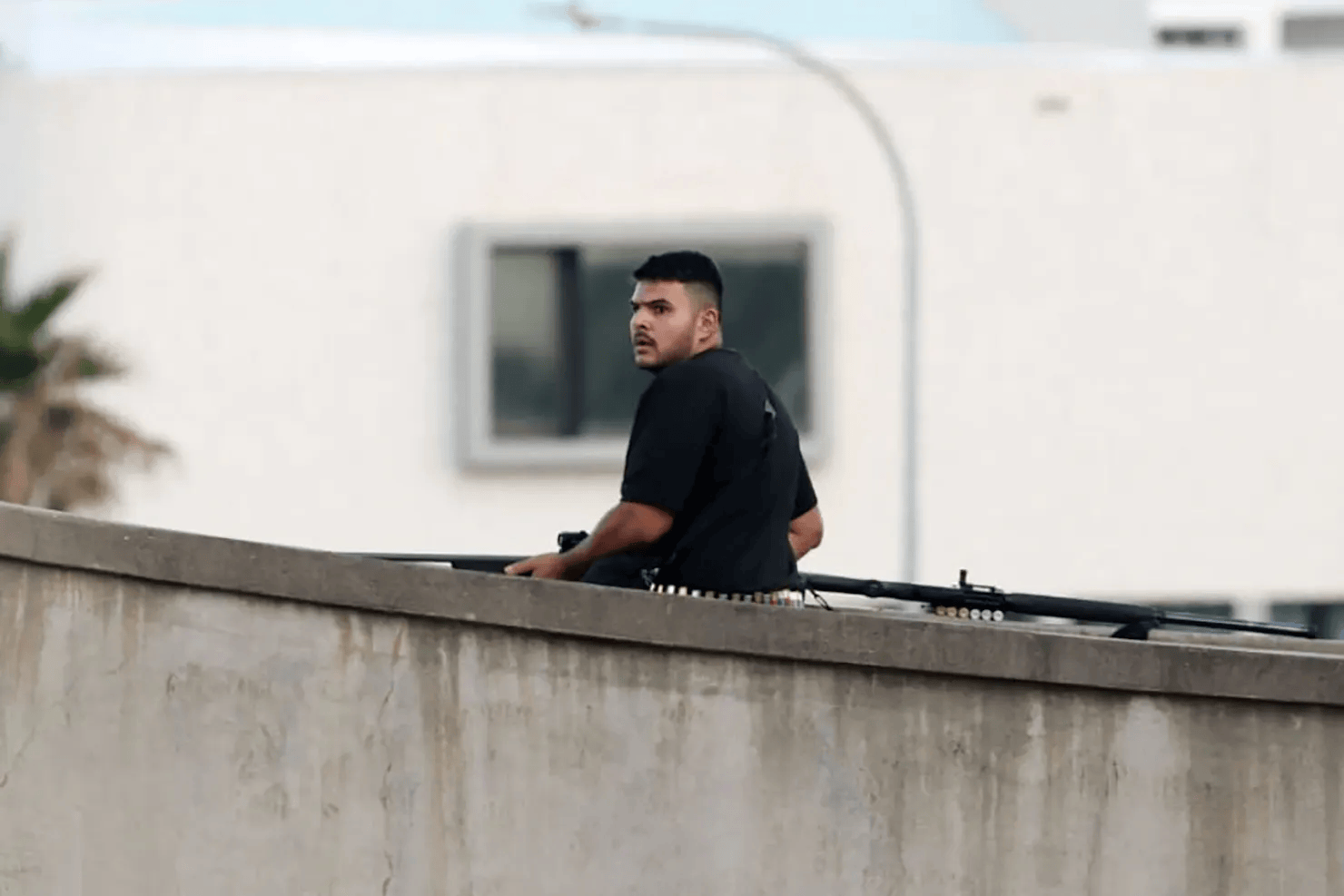 悉尼枪击案枪手父子：有穆斯林背景、曾效忠“伊斯兰国”-华闻时空