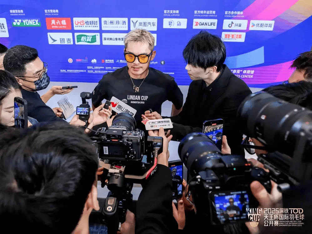 恰好时×2025天王杯:光峰LSS-600W为羽坛巅峰对决,裁出 “无界光影舞台”