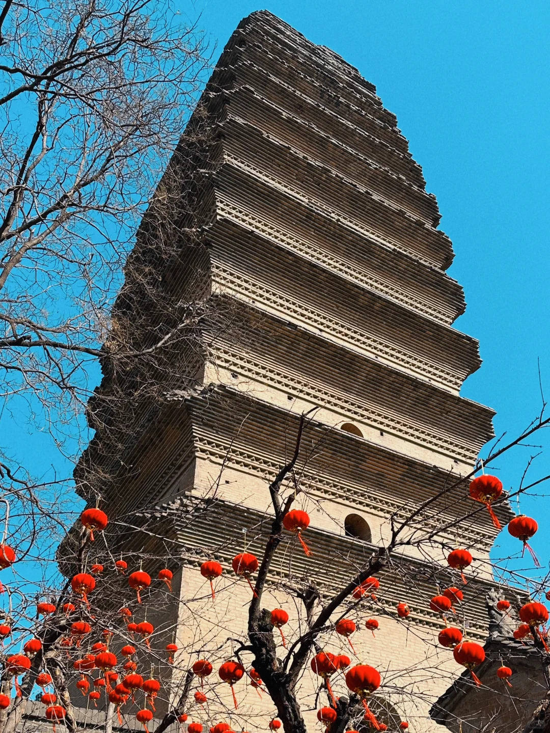下午前往钟鼓楼广场看看这组标志性建筑顺便逛逛回民街