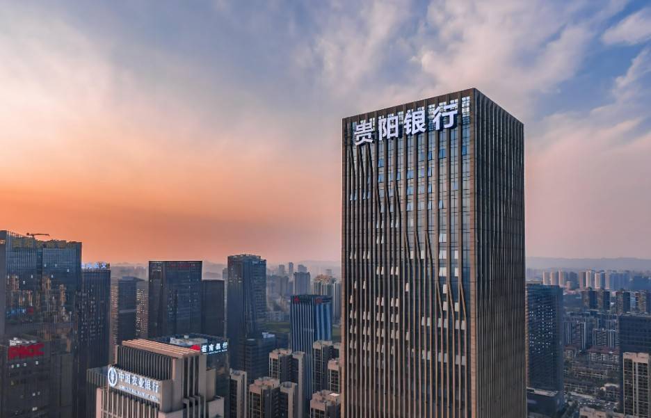 ​年轻人不爱喝白酒，地方银行最着急？-锋巢网