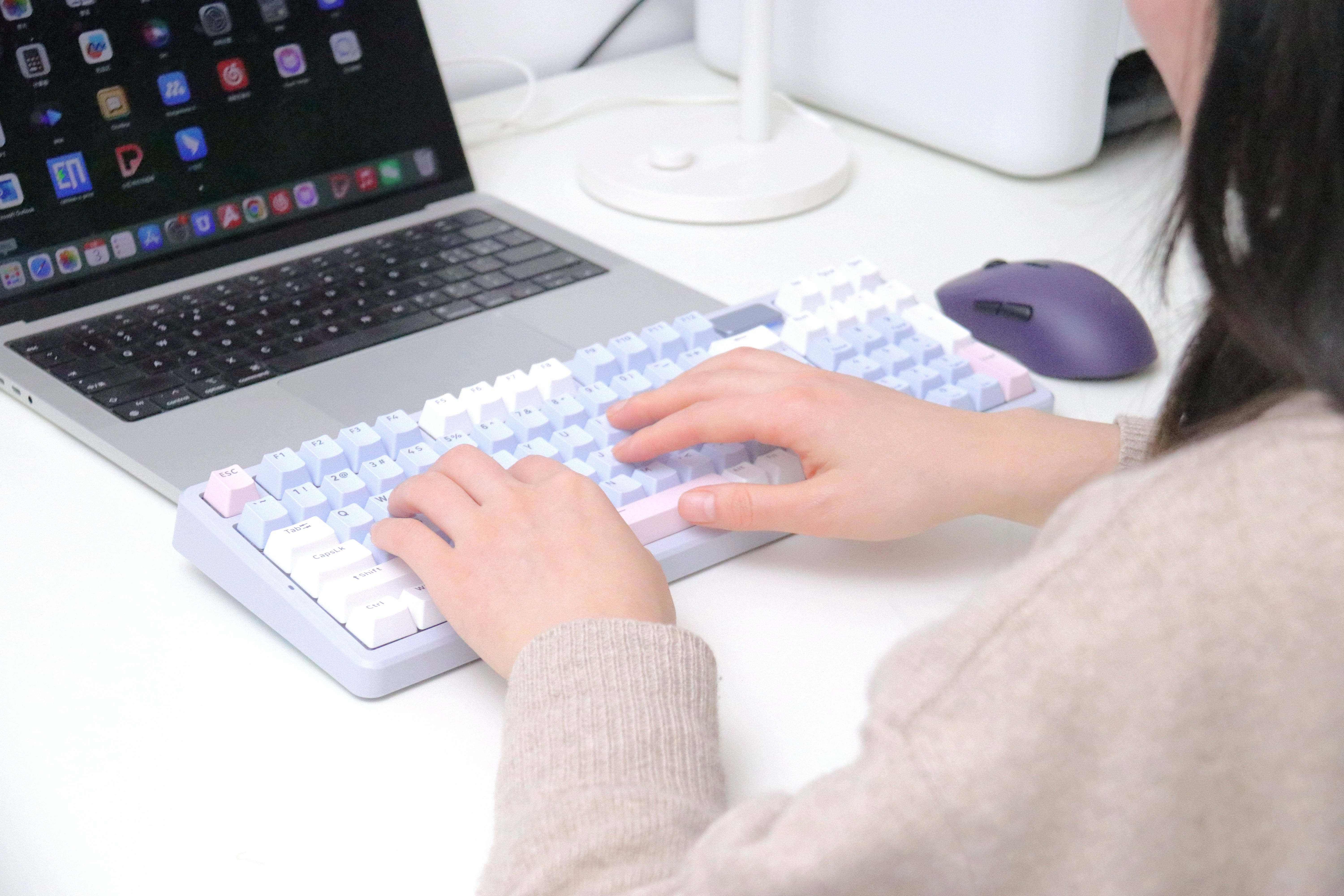 最强续航无线键鼠套装雷柏VT9MAX鼠标搭配V700DIY-98长续航版键盘，无线连接，不再续航焦虑