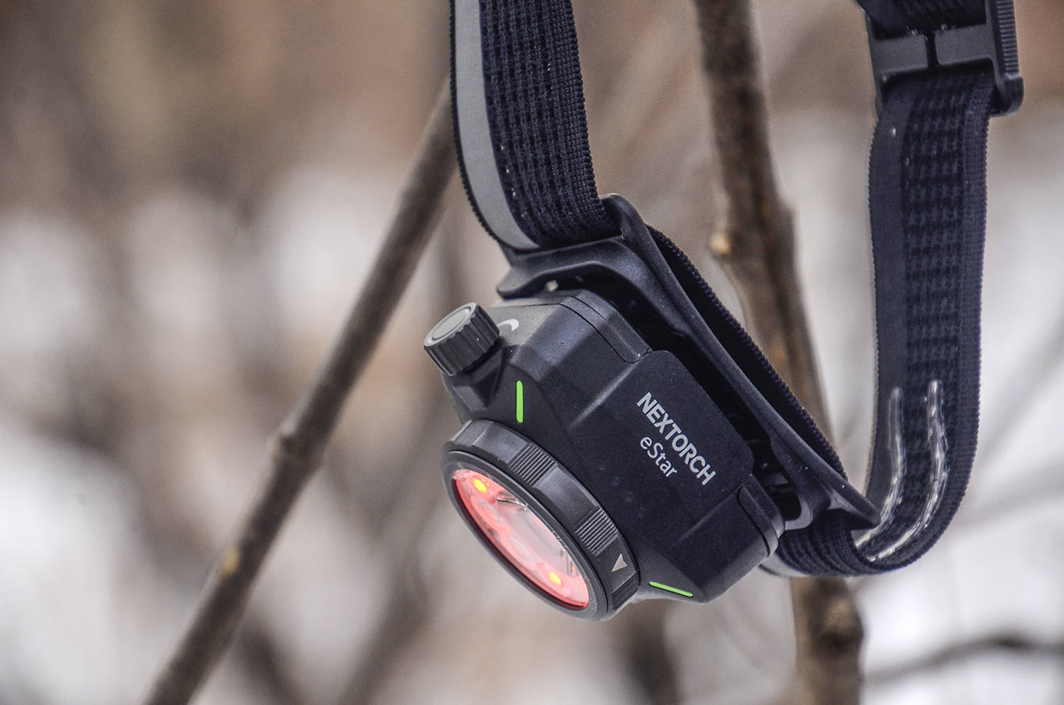 消解夜色里的不安与不便,重新定义实用照明:纳丽德 eStar头灯