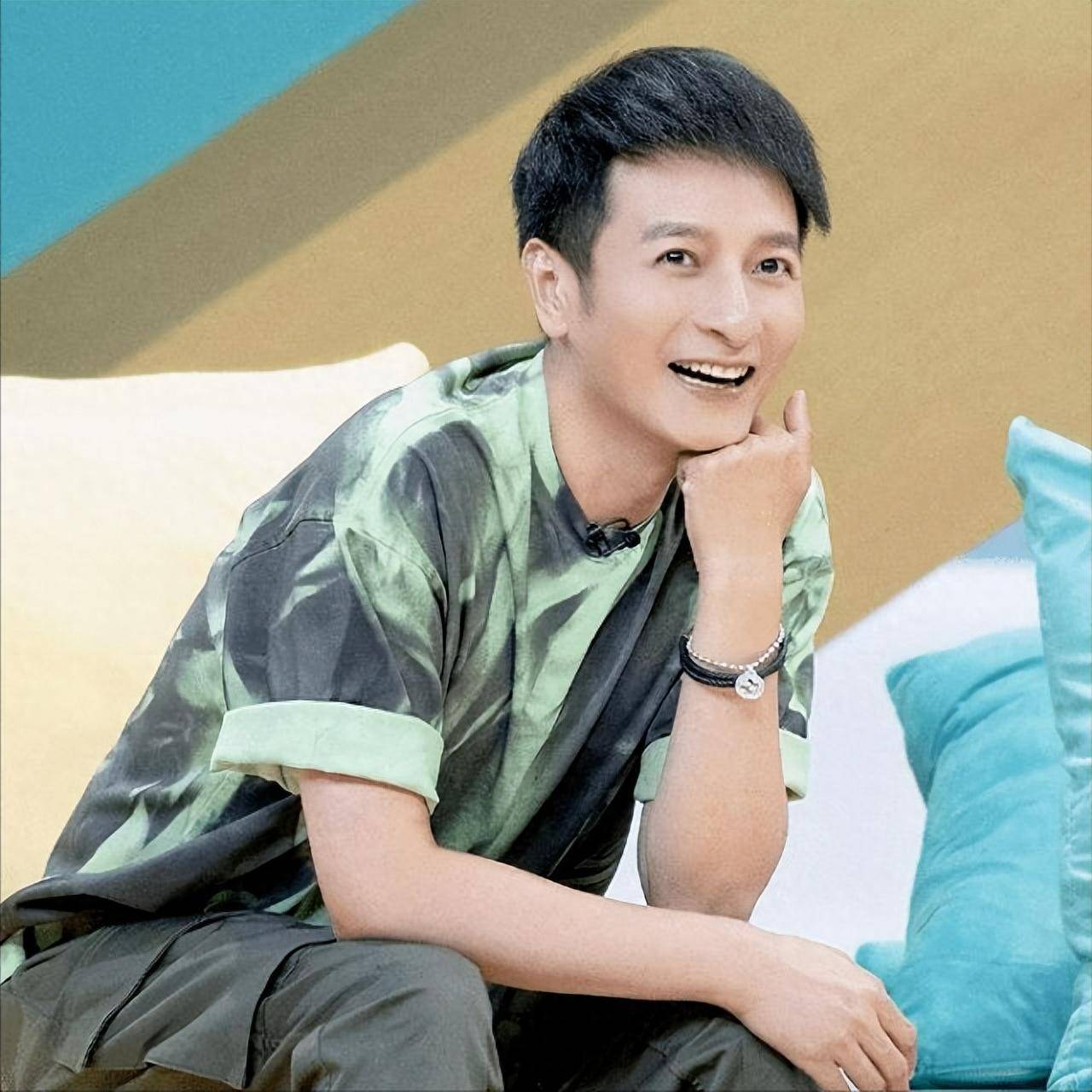 从主持人到“精神病”，无儿无女消失2年的李维嘉，如今怎样了