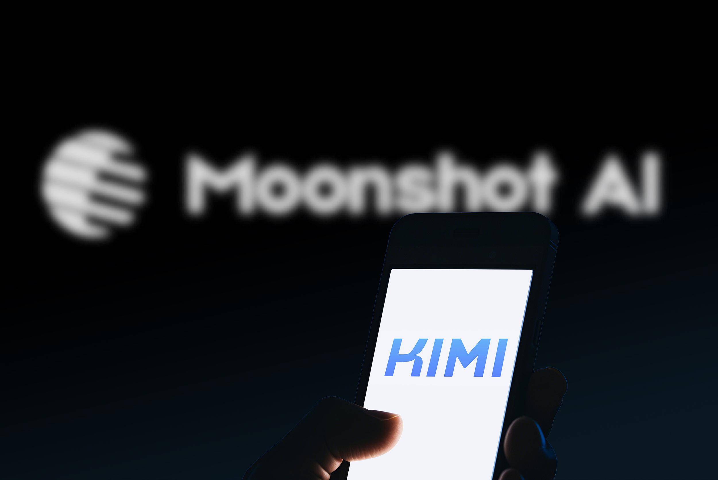 不对称竞争的艺术：Kimi重新定义大模型生存法则