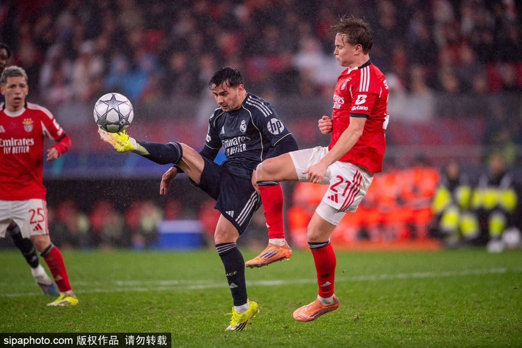 欧冠-极限逃生！皇马补时2人染红 本菲卡门将读秒破门4-2进附加赛