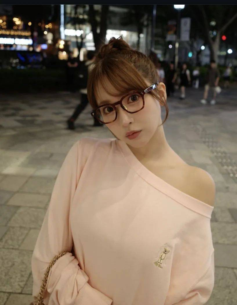 一眼沦陷！日本邻家女神，19岁崭露头角，气质正到骨子里