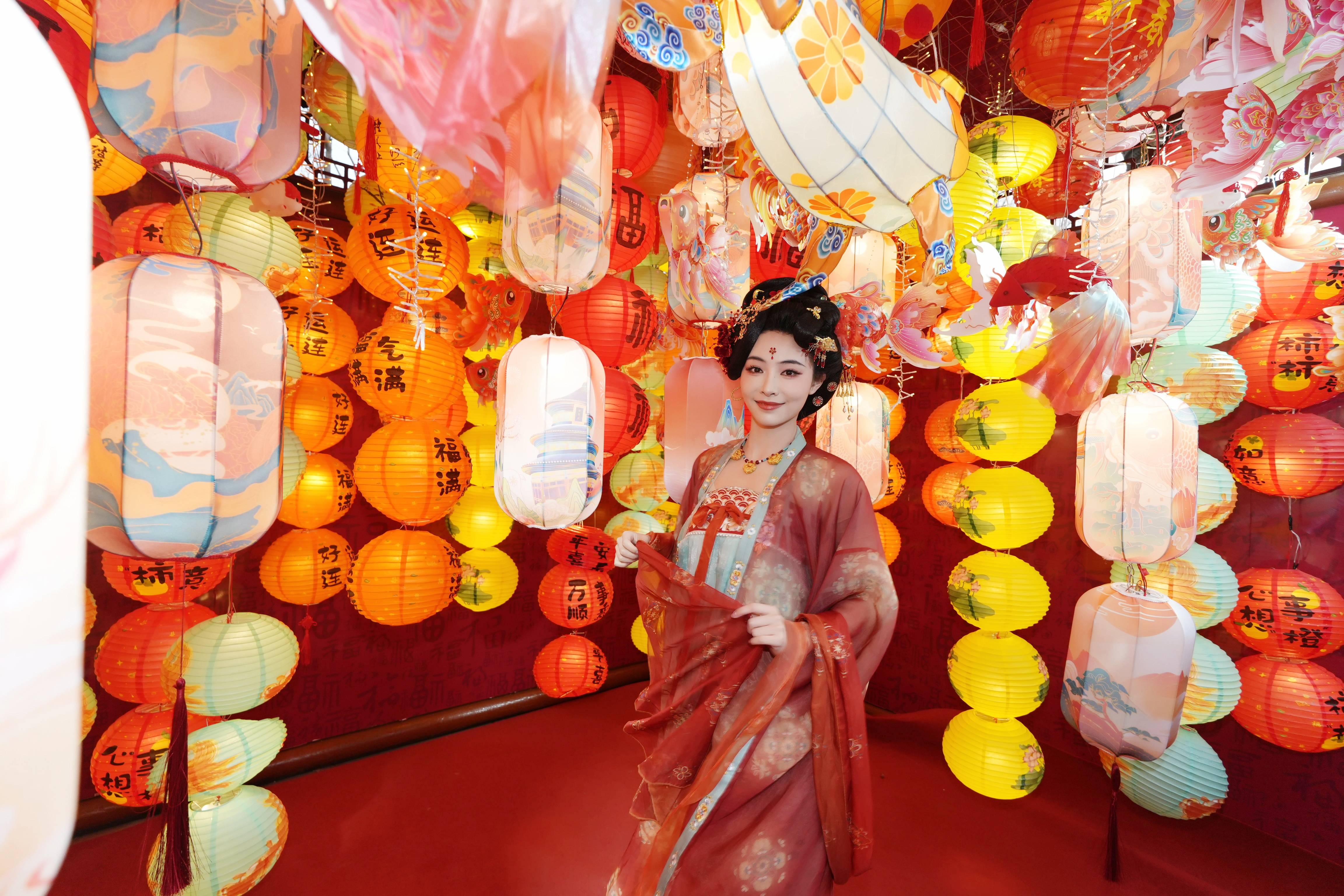 《哏儿都年味拉满!天津方特打造沉浸式新春文旅盛宴》