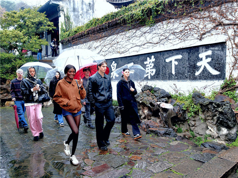 一园春雨 :国际名模雨中探幽惠山(图4) 一园春雨 :国际名模雨中探幽惠山(图4)
