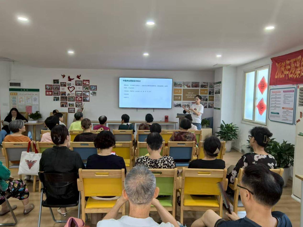 花6万赚100元:夕阳培训班,“套牢”多少老年人的副业梦-锋巢网