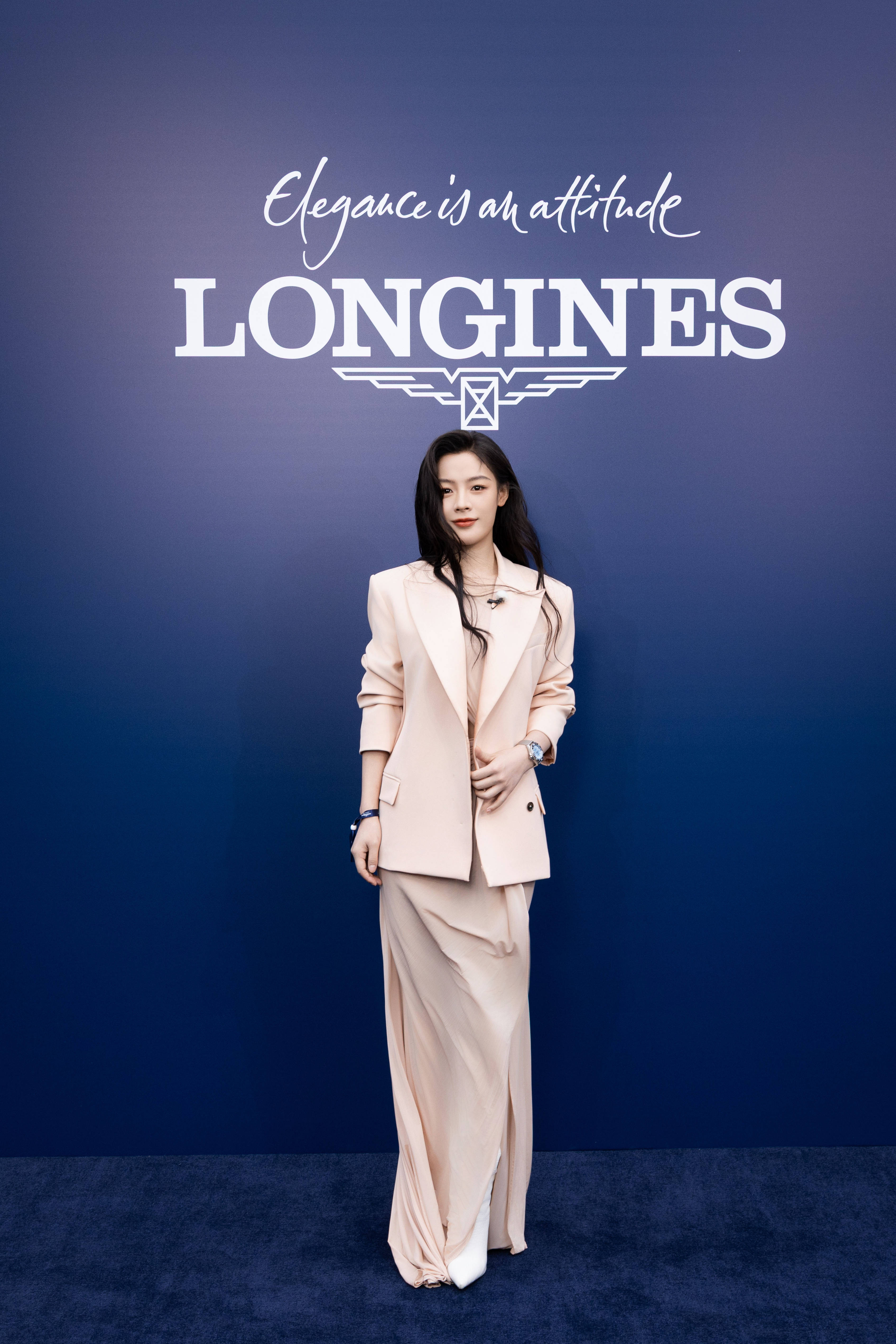 【明星图】演员陈丽君佩戴浪琴表全新康卡斯潜水系列腕表亮相活动现场 - 1.jpg