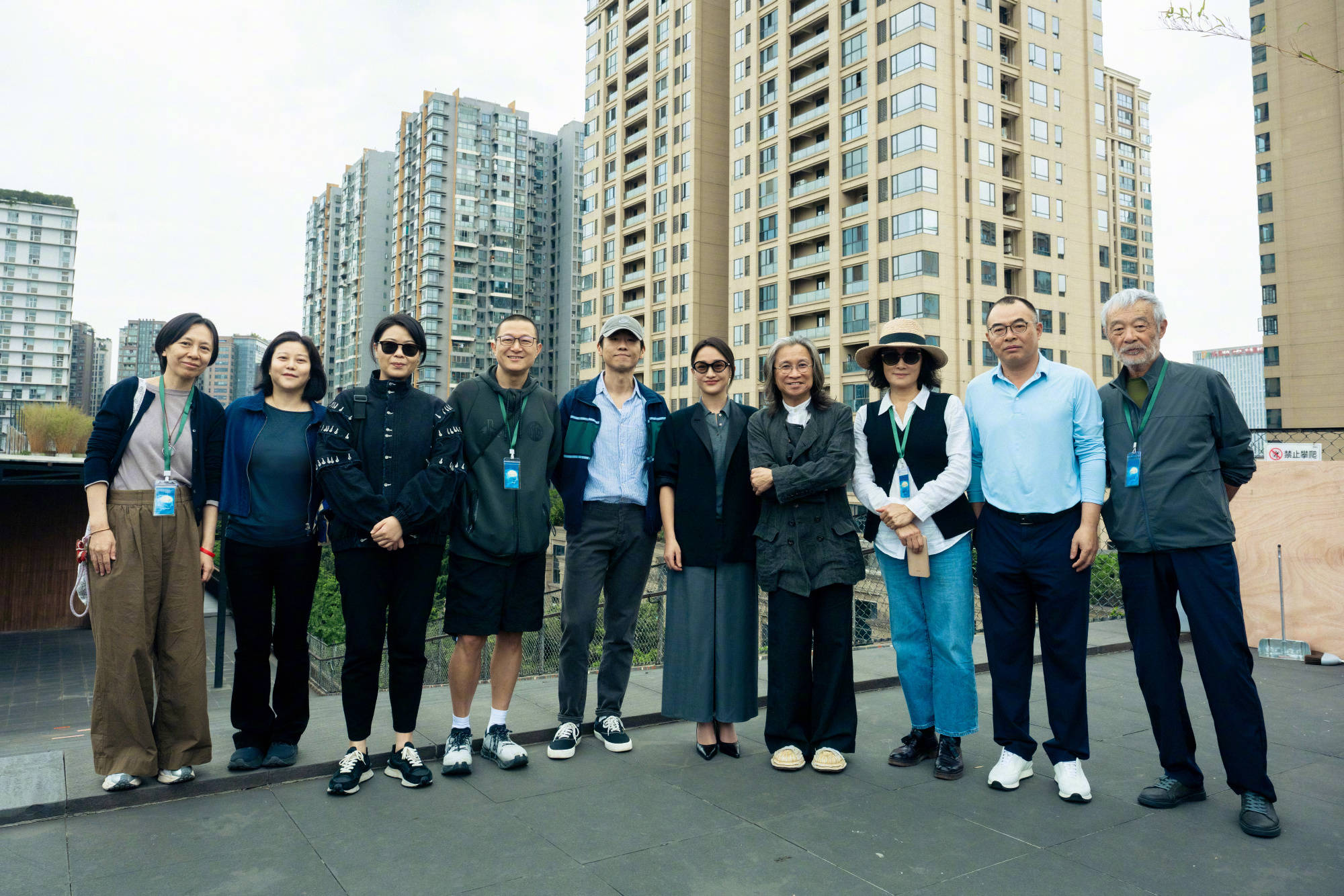陈可辛执导新片《明天,会更好》开机 周迅王骁田壮壮林晓杰等主演亮相开机仪式