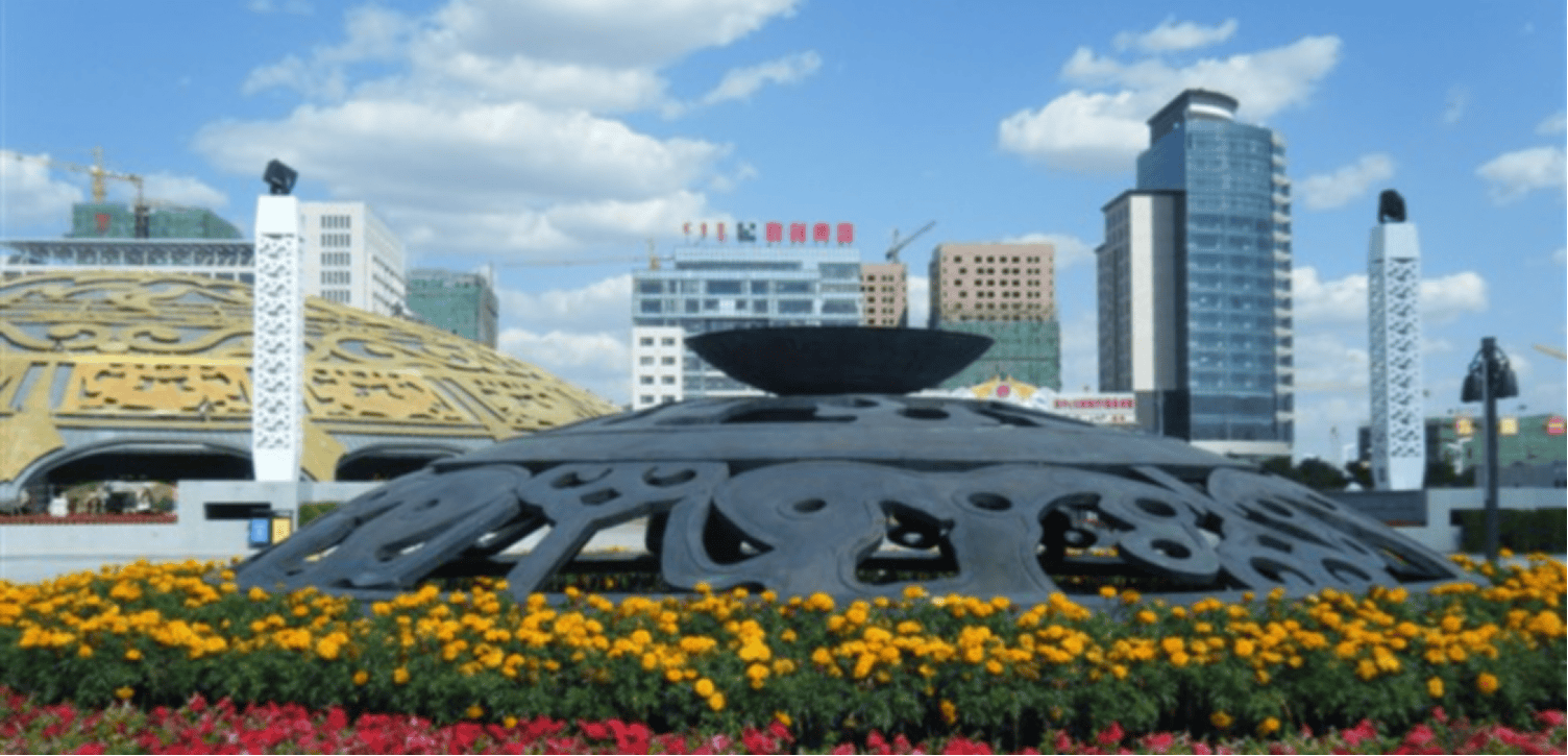 青铜器文化广场雕塑.png