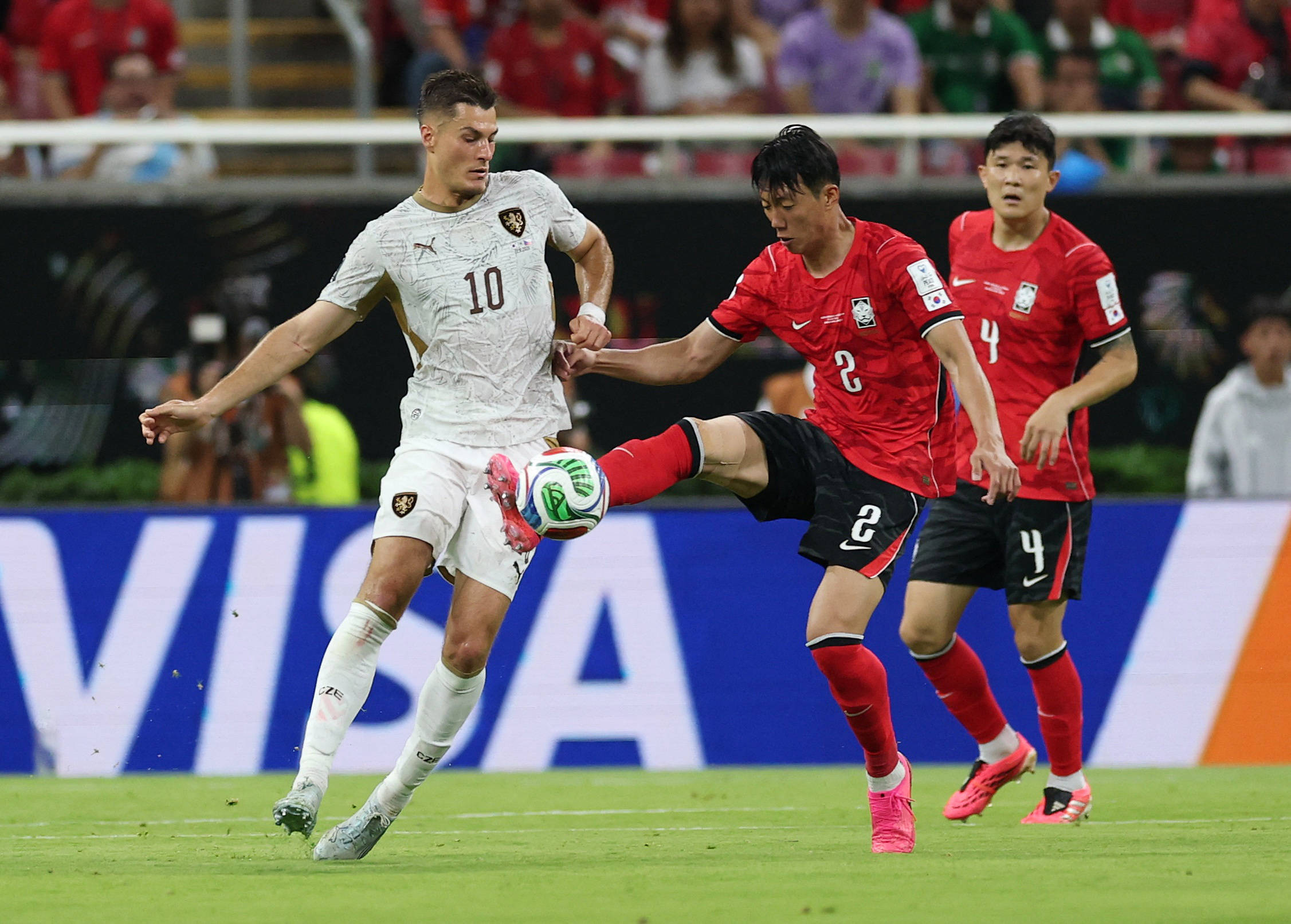 世界杯-黄仁范传射建功吴贤揆破门 韩国2-1逆转捷克迎开门红