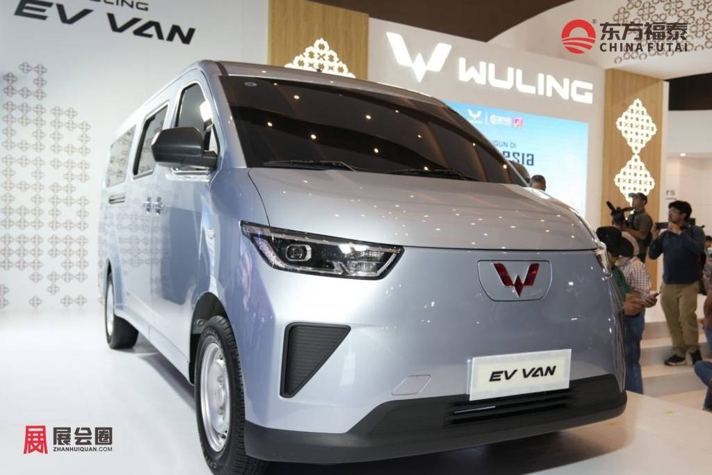 Pada-pameran-ini-Wuling-juga-melakukan-1st-appearance-EV-Van-yang-turut-berhasil-menyandang-gelar-‘Favorite-Car-Debut.’-1-1000x713.jpg