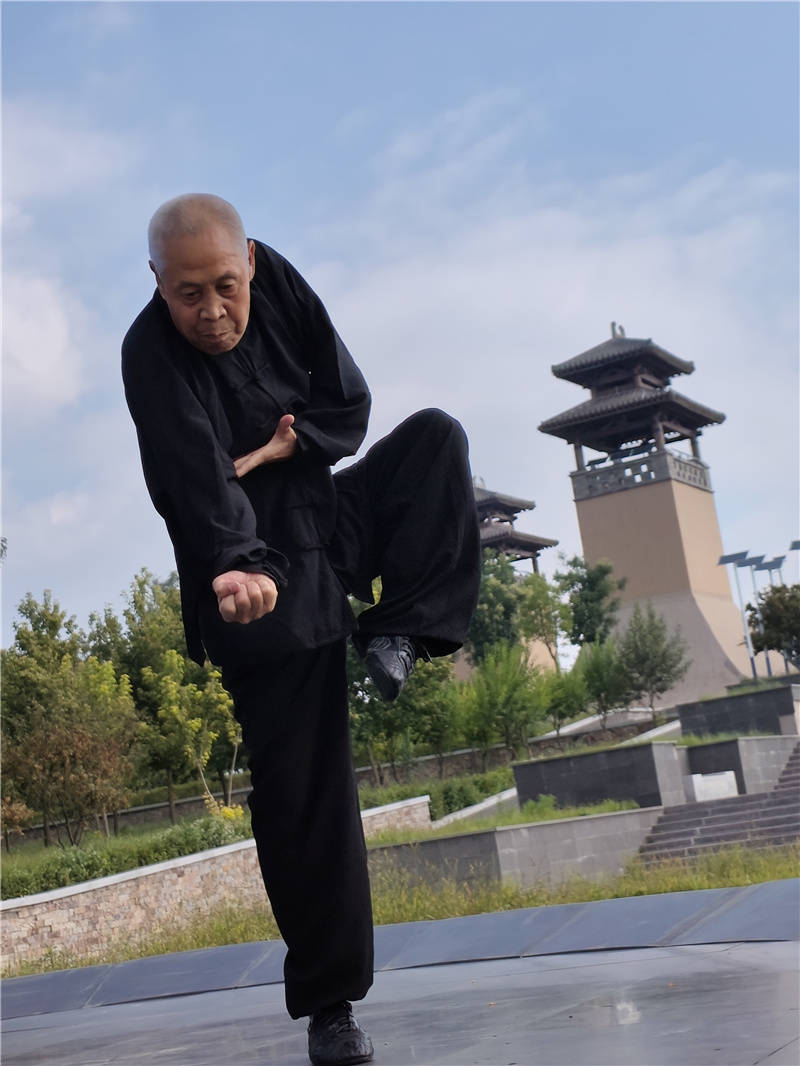 敬仰先辈武勇圣——存孝公园展武影