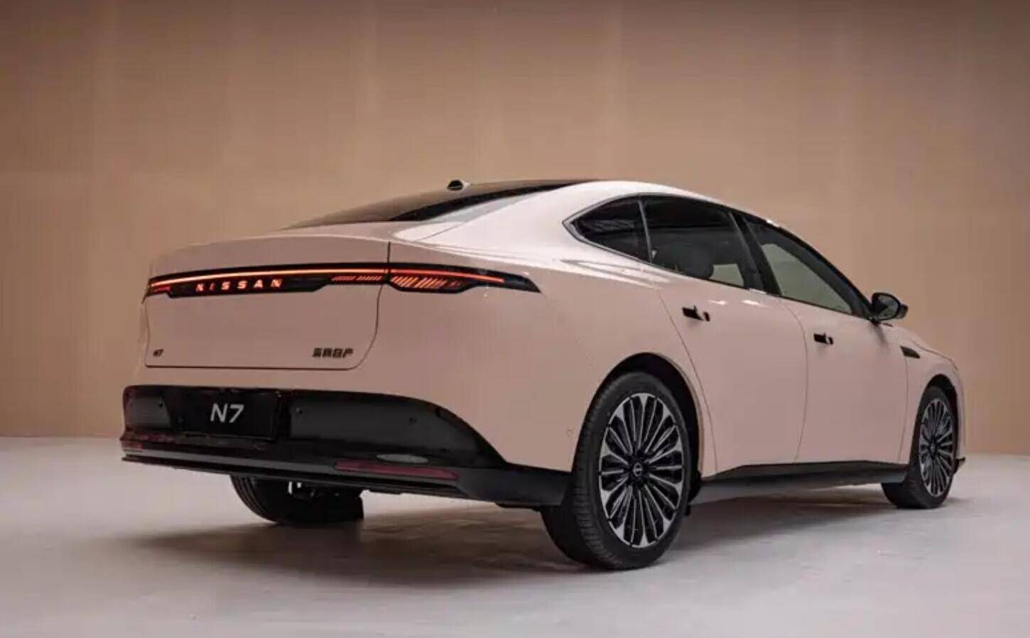 新款日产N7,22.jpg