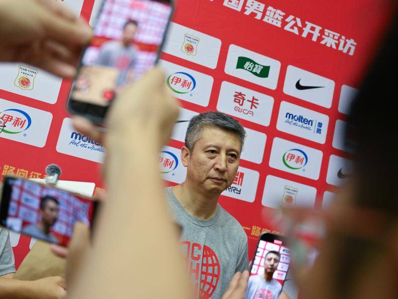 记者：网传拒绝周琦徐杰纯属臆想 郭士强别嫌日子苦