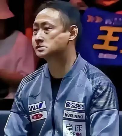 张本智和父亲：樊振东被挤走了，王楚钦跌出世界前四，男乒完了