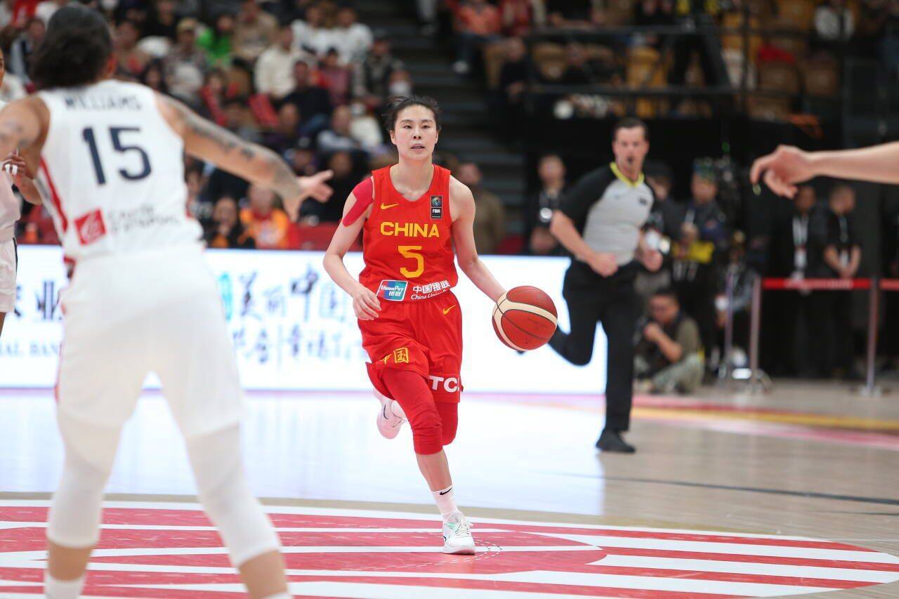 山西女篮签约中国国手王思雨 将战2026