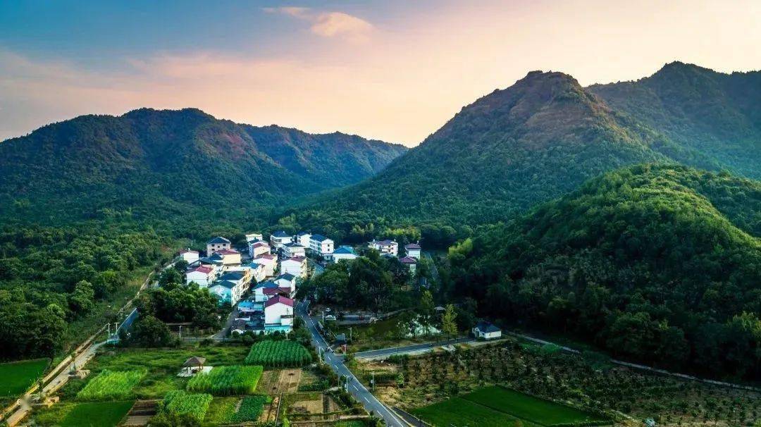 余江区乡村振兴的"余江之道"_鹰潭_江西_村民