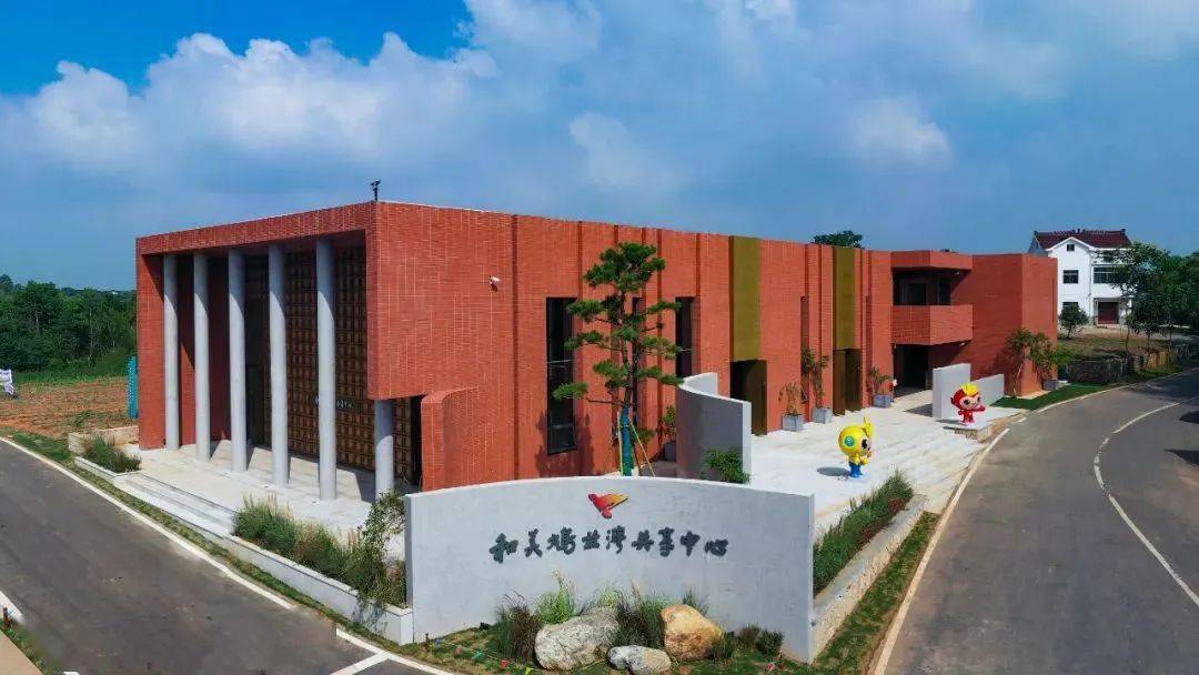 目前,安徽顶峰艺创文化产业集团已建设运营殷港艺创特色小镇和鸠兹湾