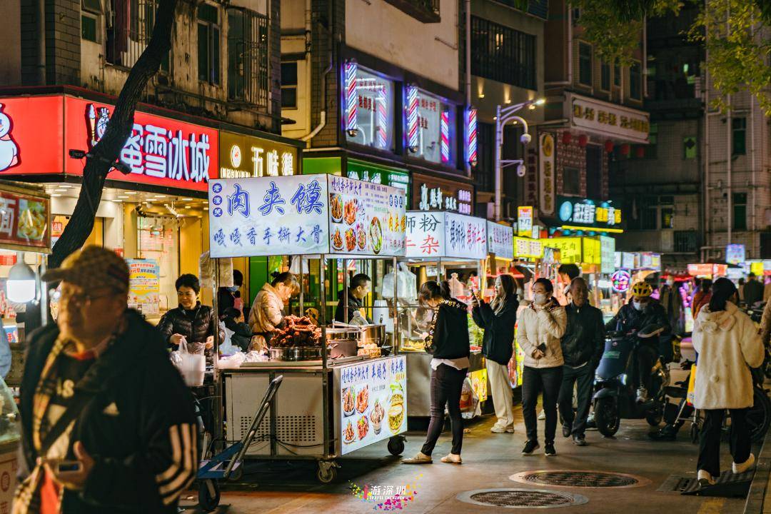火出深圳的街区,十步一家美食,下班就去吃!_水围村_地址_文化