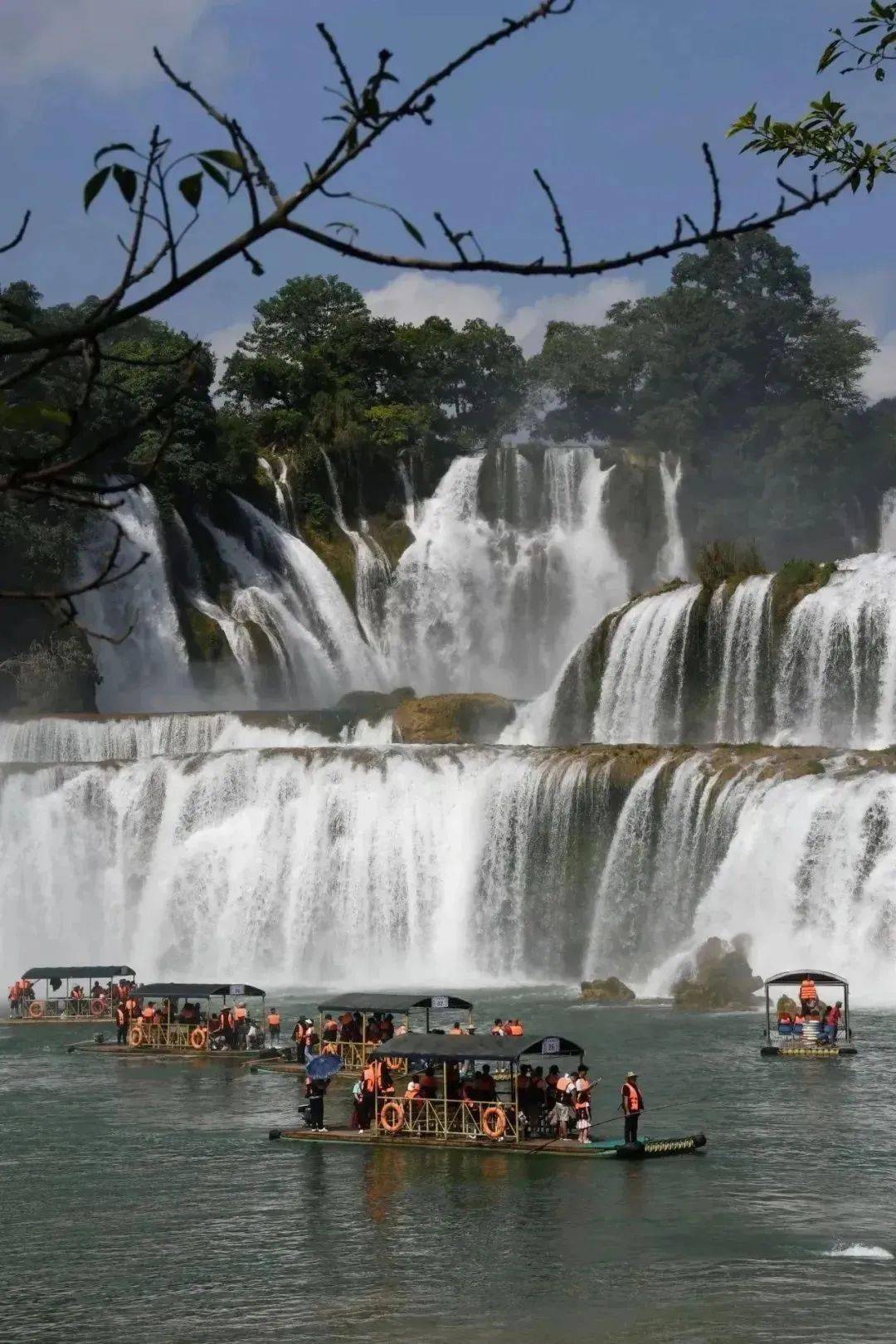 崇左城区—老木棉景区—德天跨国瀑布景区大新明仕旅游度假区—法国驻