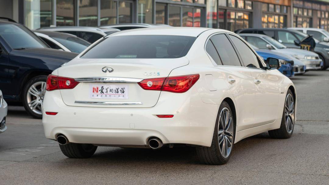 5l v6的英菲尼迪q50是為了省油?_搜狐汽車_搜狐網