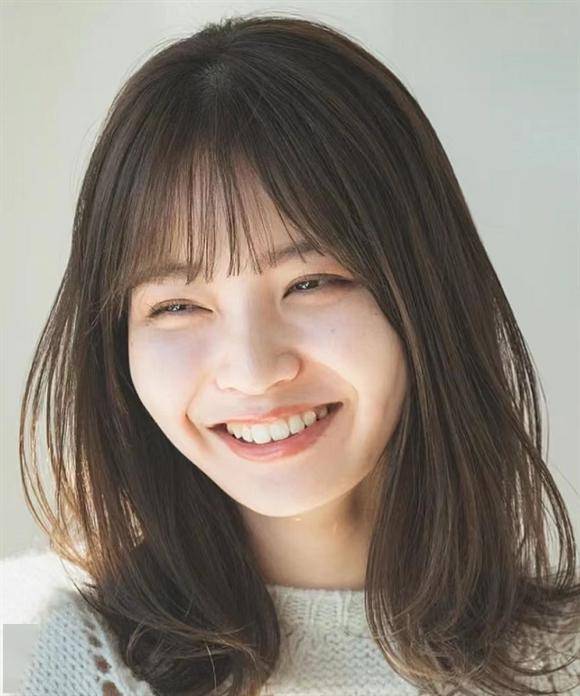 好看的中长锁骨发,可扎可披,慵懒简约减龄效果很好_发型_修剪_脸型