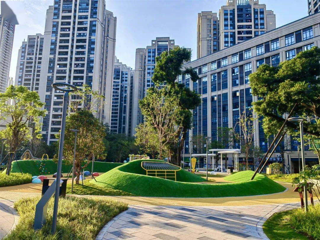 荔勤北路口袋公园小而美的林荫游园99地址:保利曼宁花园东侧公园内