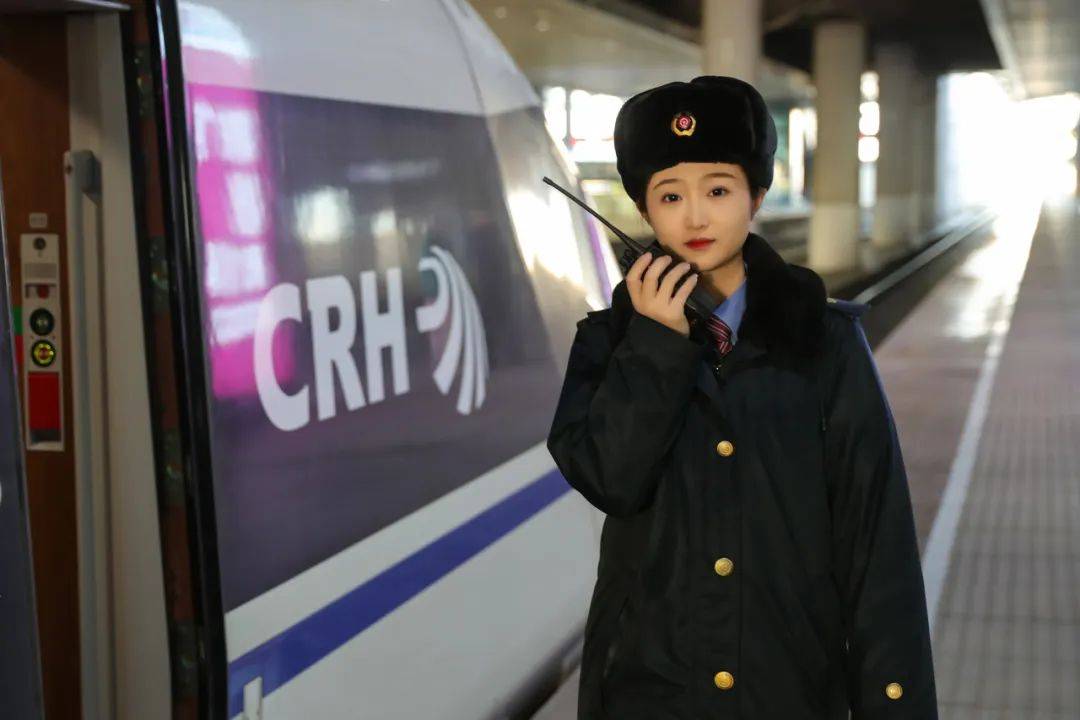 铁路人"冬季工装秀"来了!你喜欢哪一款?