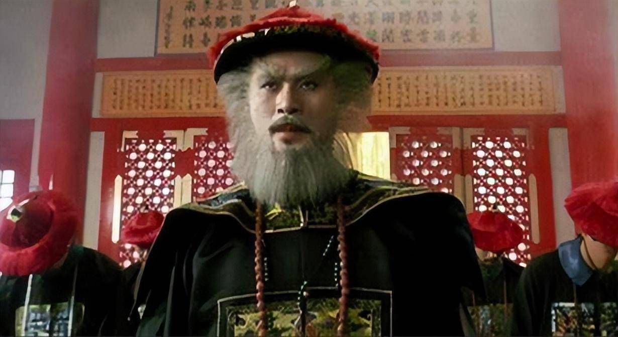 野史:鳌拜最后一次见康熙时,突然脱掉上衣,康熙泪目:免其死罪