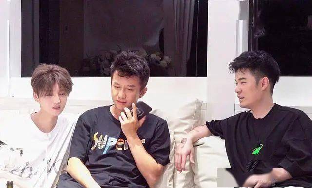 新人独当一面,网友评论扎心了_节目_观众_郑恺