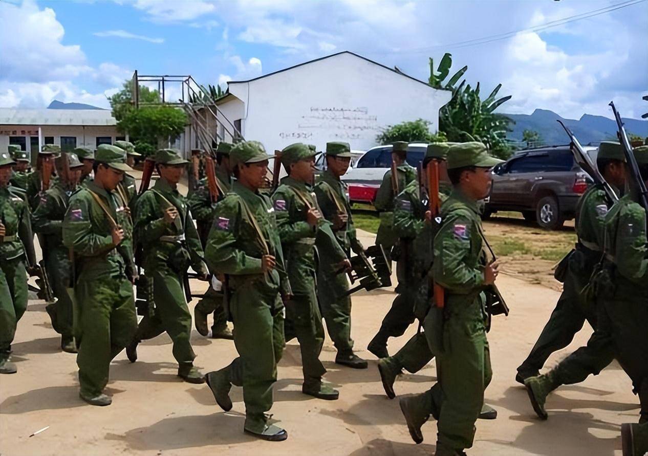 佤邦出手,德昂出手,人民保衛軍出手,緬軍多處遭襲或遭遇大潰敗_緬甸