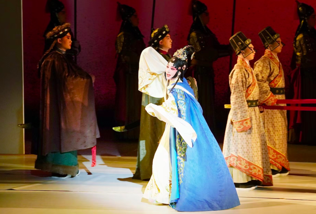 北昆原创昆剧《汉宫秋》首演,回归史实再塑"昭君出塞"