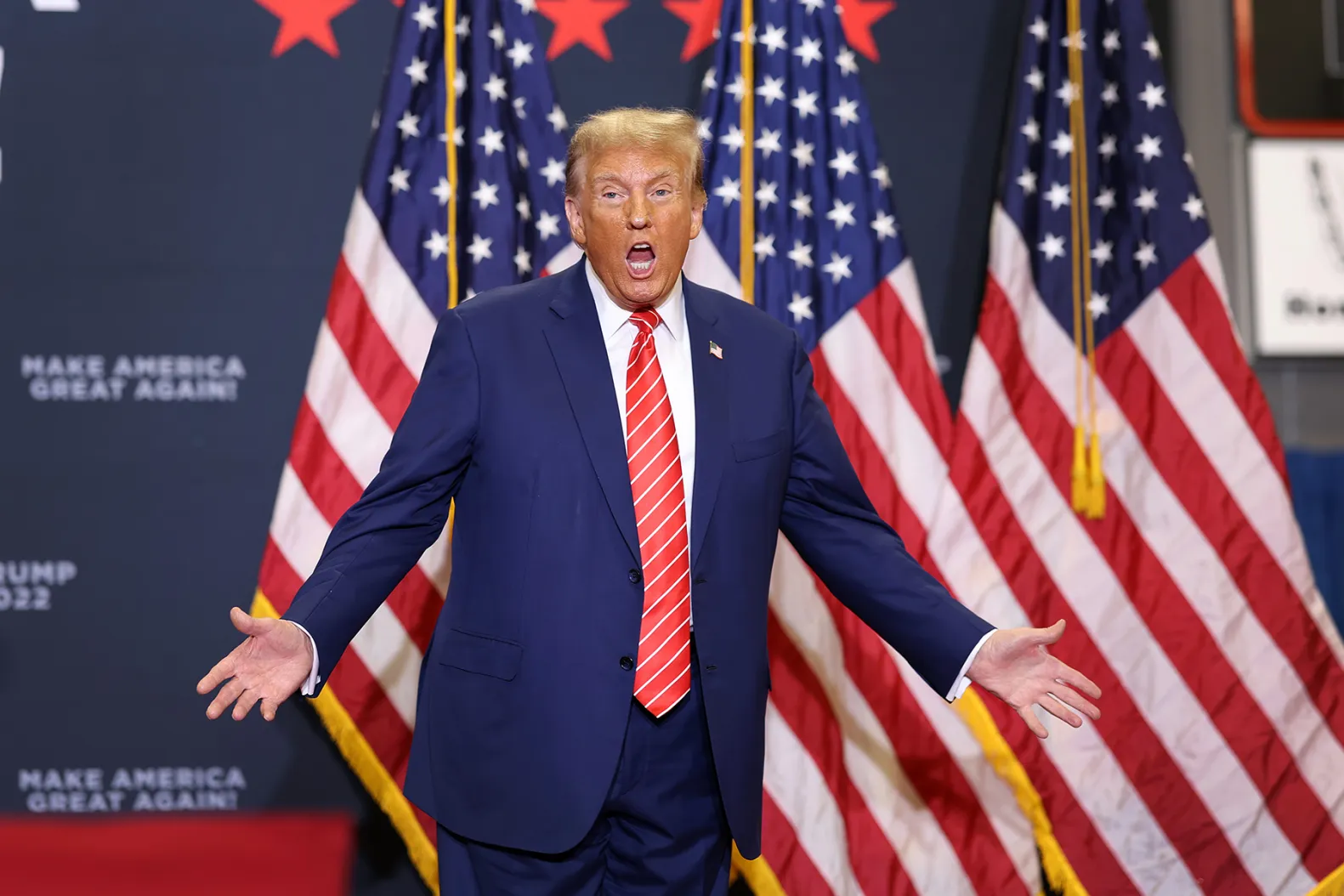 特朗普抨击拜登政府对胡塞武装发起袭击:我们又在中东到处扔炸弹了