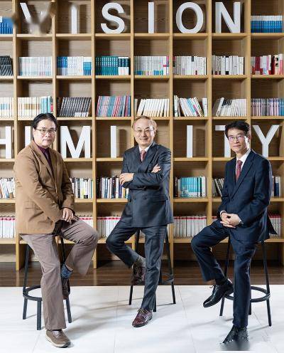 日,在位于忠清南道公州市的艾多美本部,梨花女子大学经营学教授尹正求