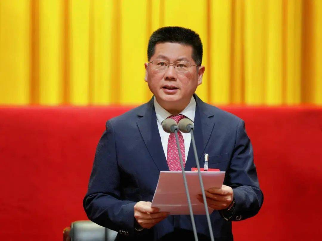市五届人大五次会议举行第三次全体会议_昭通_王斌_市人大常委会