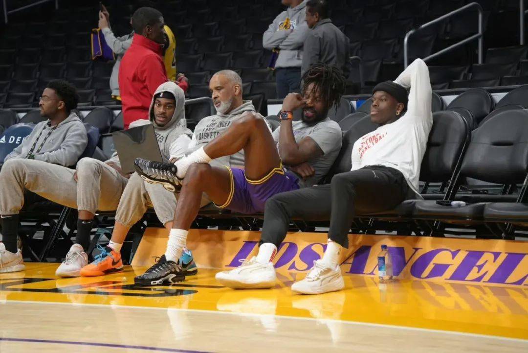 杜兰特却吃醋了!_格林_湖人_续约