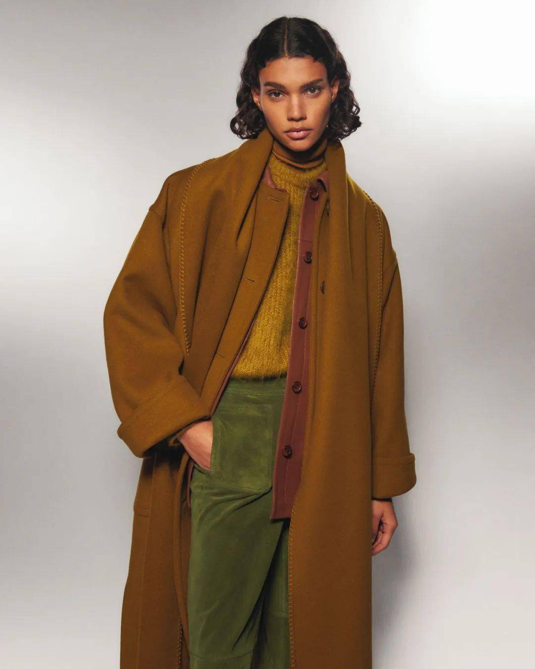 穿绿色 棕色,高级又显气质