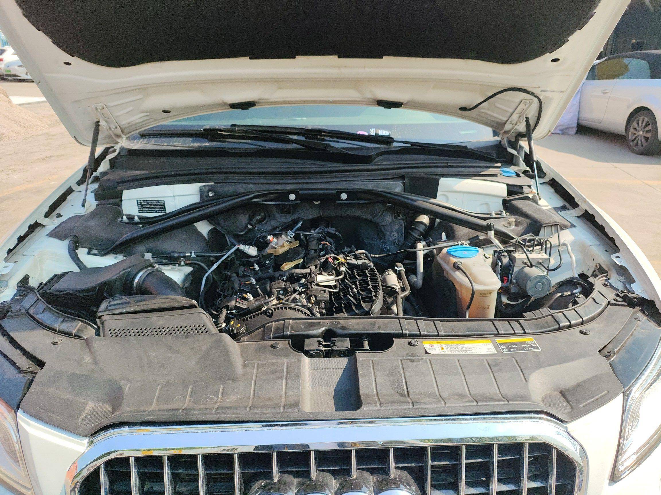 采埃孚8at变速箱,托森差速器真quattro,12万买这辆老q5真不值当