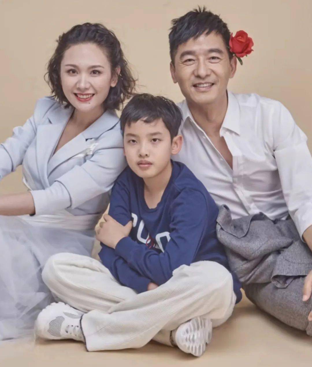 还记得郭晓东和程莉莎的儿子吗?这长相随了谁?_郭子诚_妈妈_夫妻俩