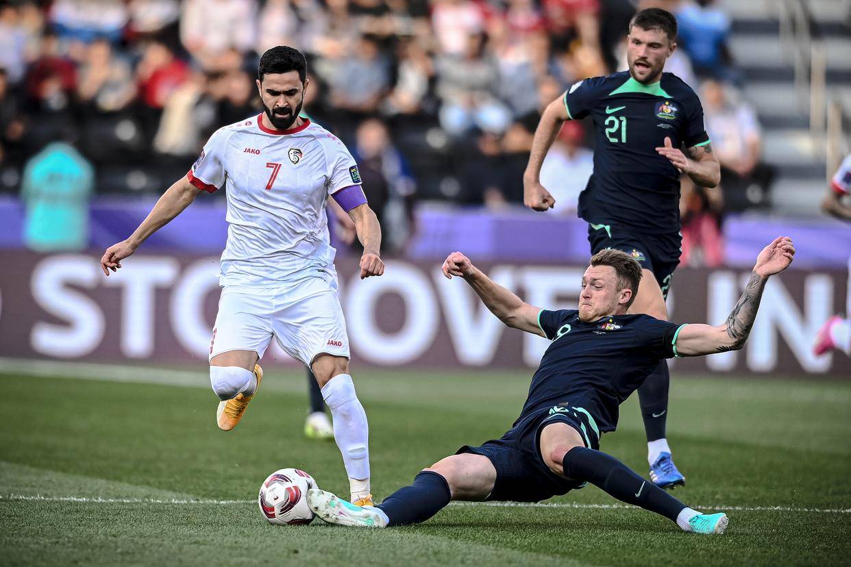 足球——小组赛b组:澳大利亚胜叙利亚_比赛_叙利亚队_新华社