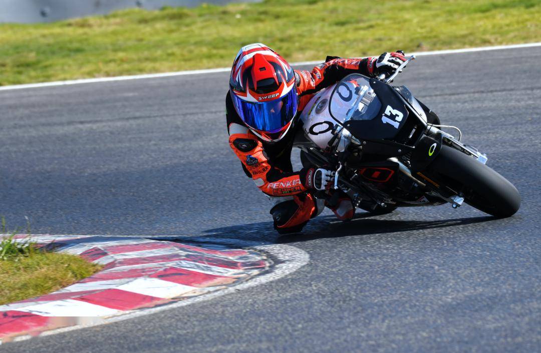 友力企业 you-all:为进军西班牙做好准备的中国小车手_比赛_国际赛车