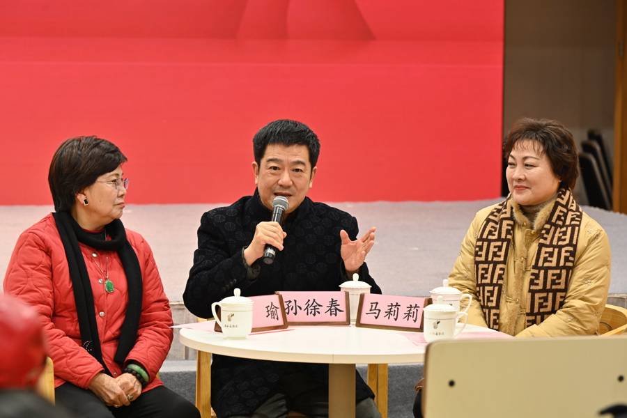孙徐春从艺50周年再唱《为你打开一扇窗》,三场演唱会一票难求_沪剧